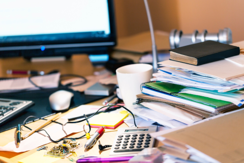 Hướng bàn làm việc là hướng lưng hay mặt? Cách bố trí theo tuổi chuẩn phong thủy